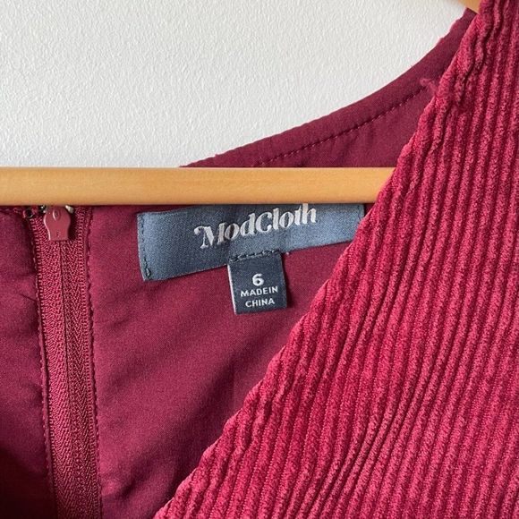 ModCloth Utmost Allure Corduroy Ribbed A-Line Dress in Burgundy Sz 6 - Picture 8 of 9